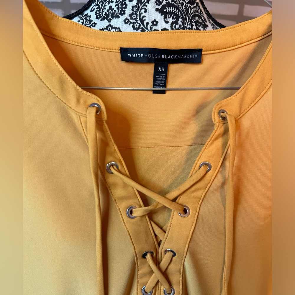 White House Black Market Yellow Sleeveless Top Size XSmall - Picture 7 of 9